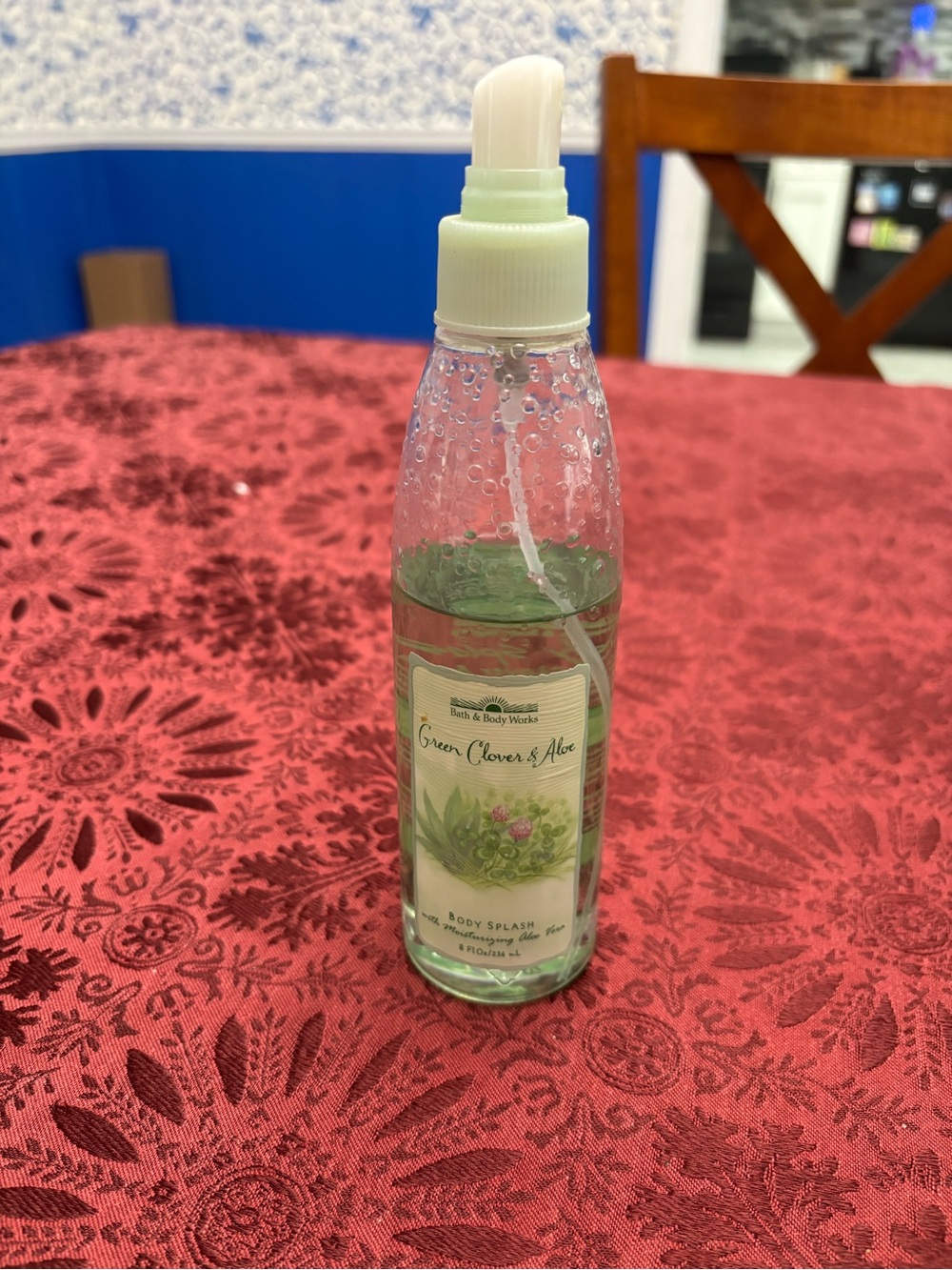 Bath & Body Works Green Clover & Aloe Body Splash - Light Green Bottle